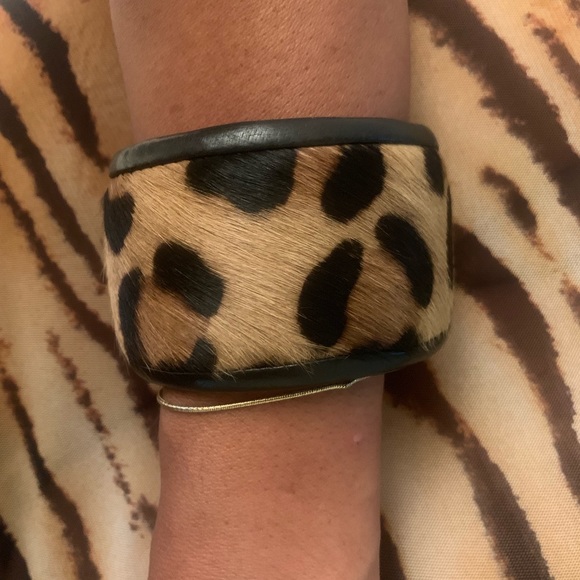 Clever Carriage Company Bangle - Picture 3 of 8